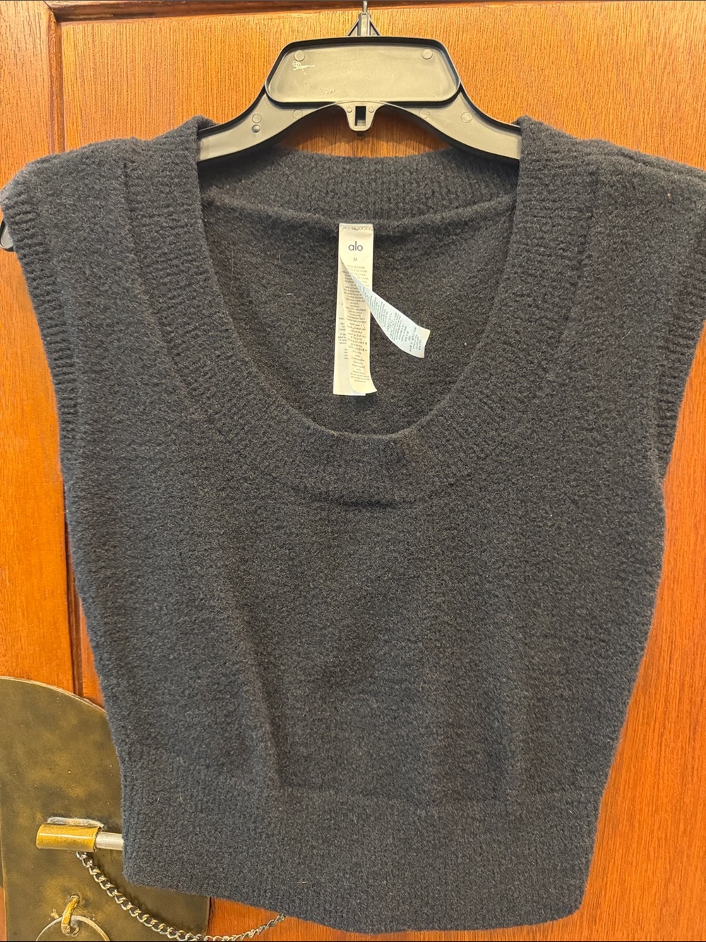 ALO Yoga Black Sleeveless Scoop-Neck Knit Vest Plush Cropped Size Small